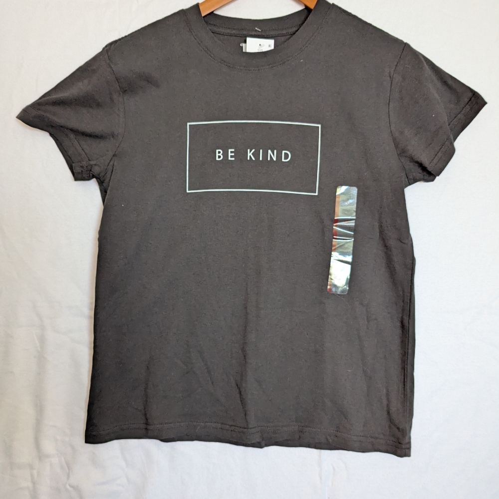 Be Kind Graphic Tee - Black